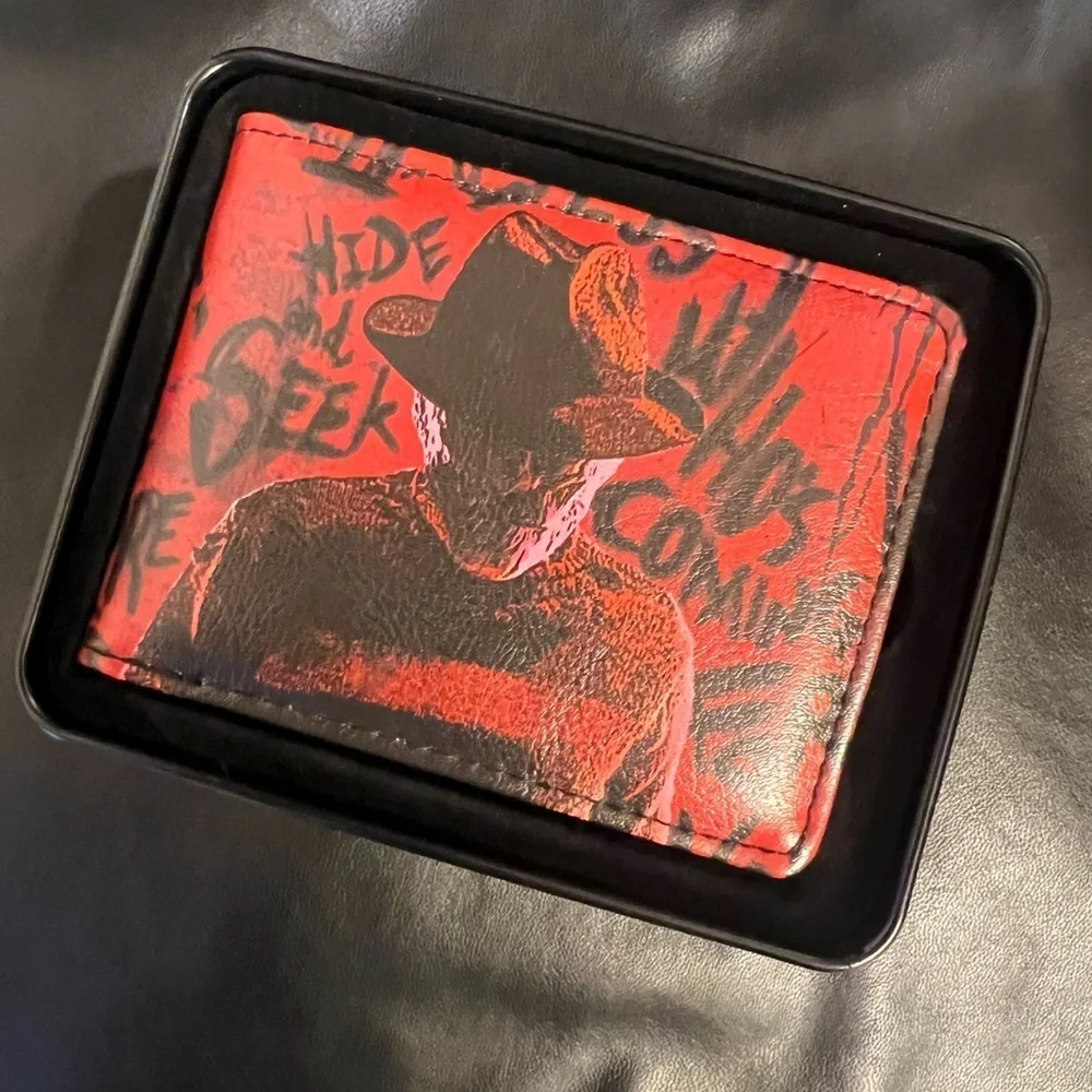 🖤🩸NWT- BUCKLE-DOWN Canvas Bi-Fold Wallet - Freddy Pose2 + Hand Scratching🩸🖤